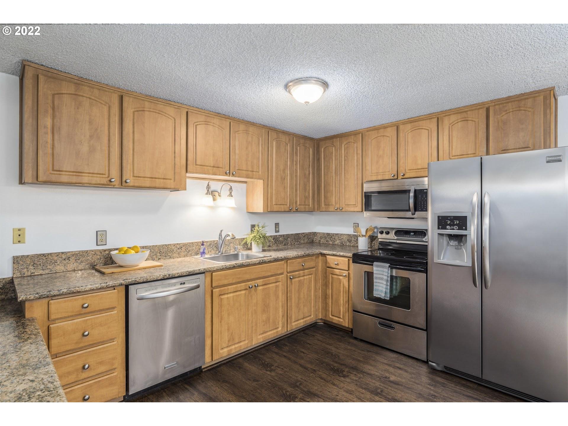 8610 Southwest Davies Road, Unit 8 Beaverton, OR 97008 - Photo 4 of 24 Gallery Image 4