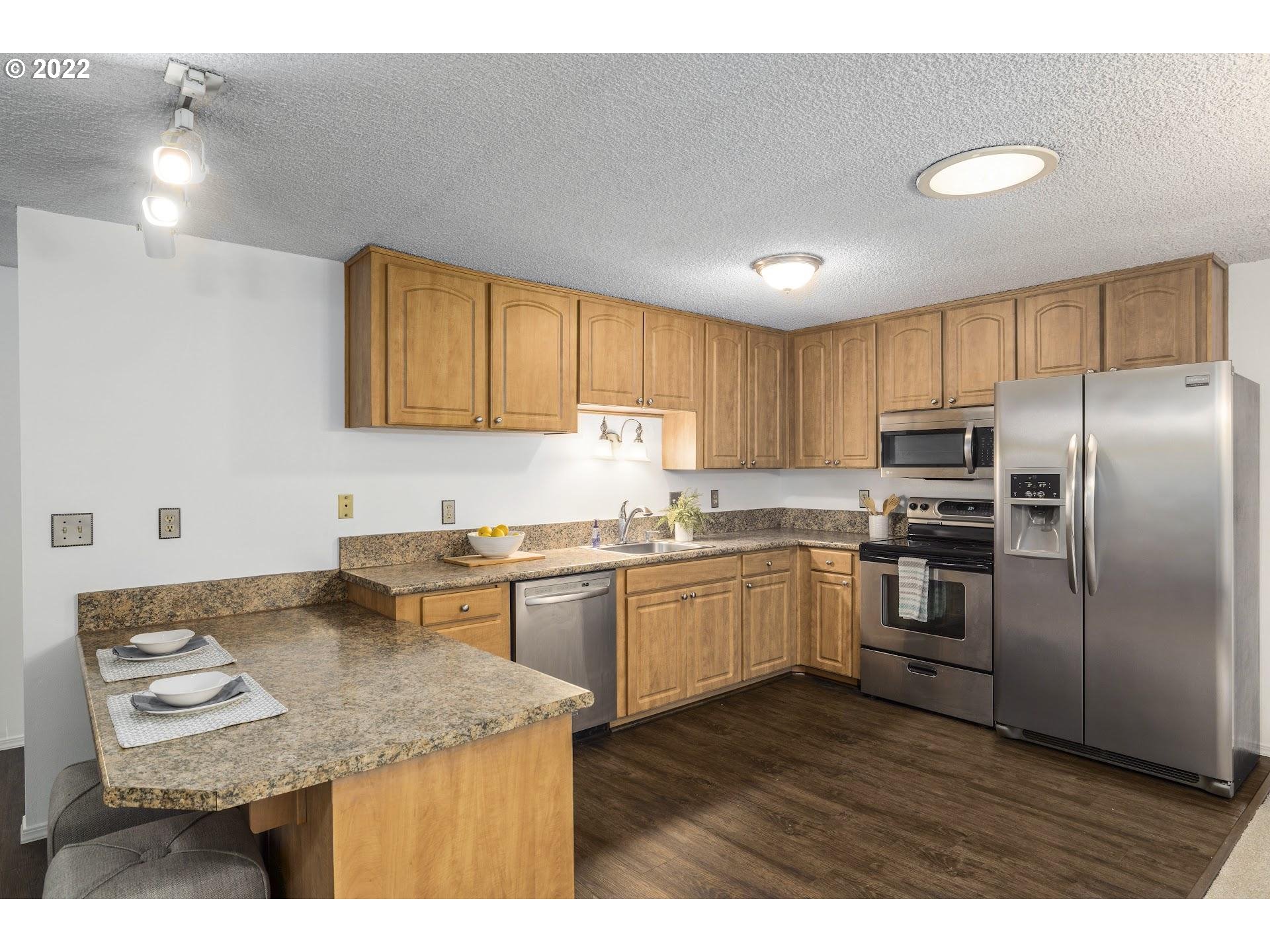 8610 Southwest Davies Road, Unit 8 Beaverton, OR 97008 - Photo 5 of 24 Gallery Image 5