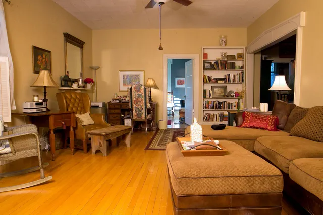 $1,995 | W379N5686 North Lake Road, Unit 1, Oconomowoc, WI 53066