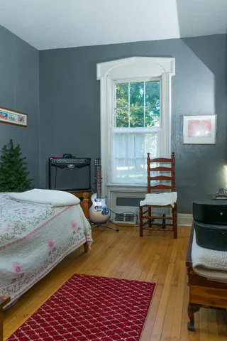 $1,995 | W379N5686 North Lake Road, Unit 1, Oconomowoc, WI 53066