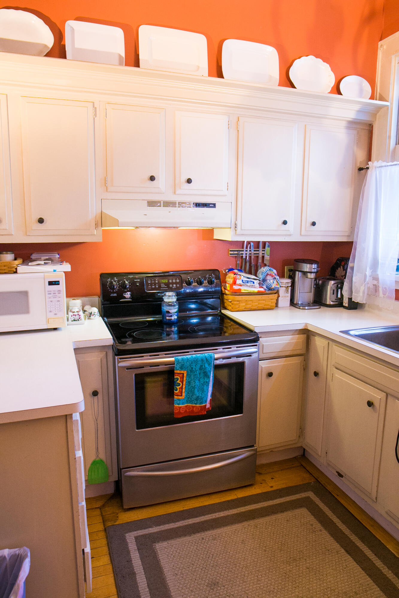 W379N5686 North Lake Road, Unit 1 Oconomowoc, WI 53066 - Photo 8 of 12 KITCHEN