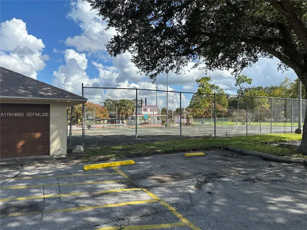 $1,800 | 6060 Village Circle North, Unit 6060, Orlando, FL 32822