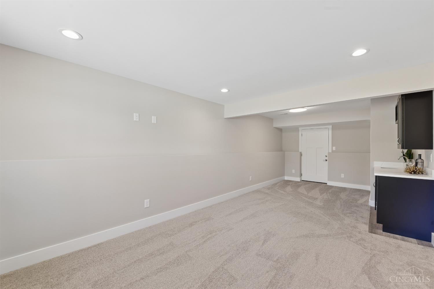 1115 Compton Road Cincinnati, OH 45231 - Photo 34 of 47