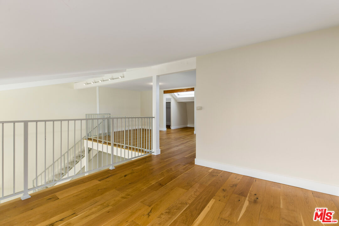 2385 Roscomare Road, Unit F4 Los Angeles, CA 90077 - Photo 20 of 57 a view of a hallway
