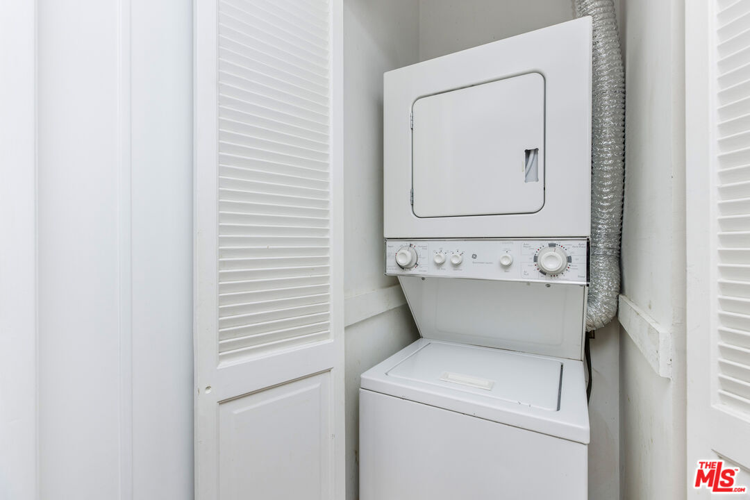 2385 Roscomare Road, Unit F4 Los Angeles, CA 90077 - Photo 27 of 57