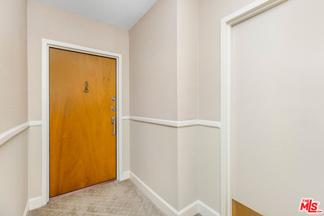 2385 Roscomare Road, Unit F4 Los Angeles, CA 90077 - Photo 28 of 57 a view of an front door