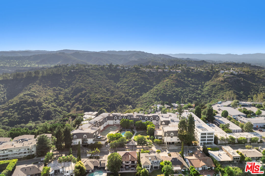 2385 Roscomare Road, Unit F4 Los Angeles, CA 90077 - Photo 43 of 57