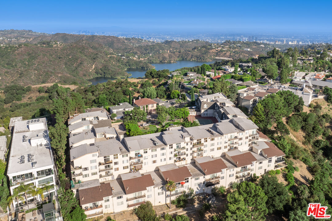 2385 Roscomare Road, Unit F4 Los Angeles, CA 90077 - Photo 46 of 57