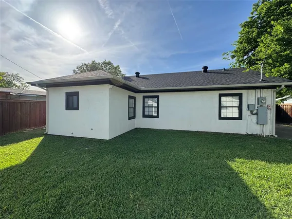 $2,350 | 412 Willowbrook Drive, Mesquite, TX 75149