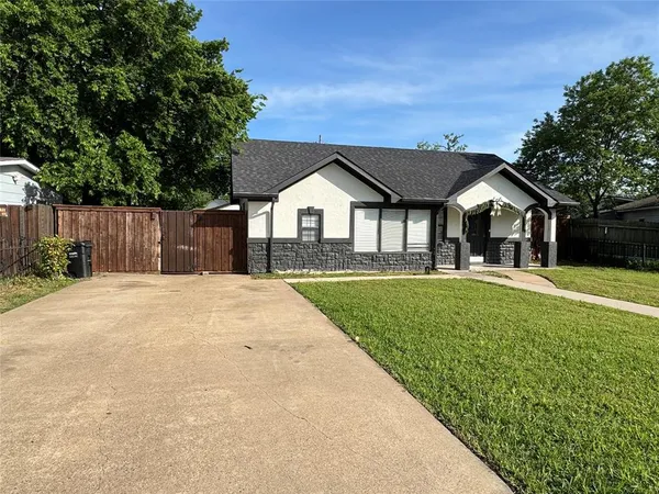 $2,350 | 412 Willowbrook Drive, Mesquite, TX 75149