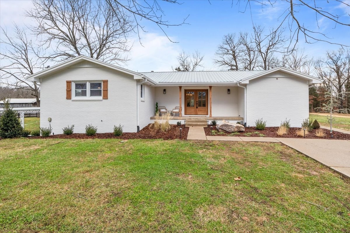 1075 Old County House Road Charlotte, TN 37036 - Photo 2 of 73 Gallery Image 2