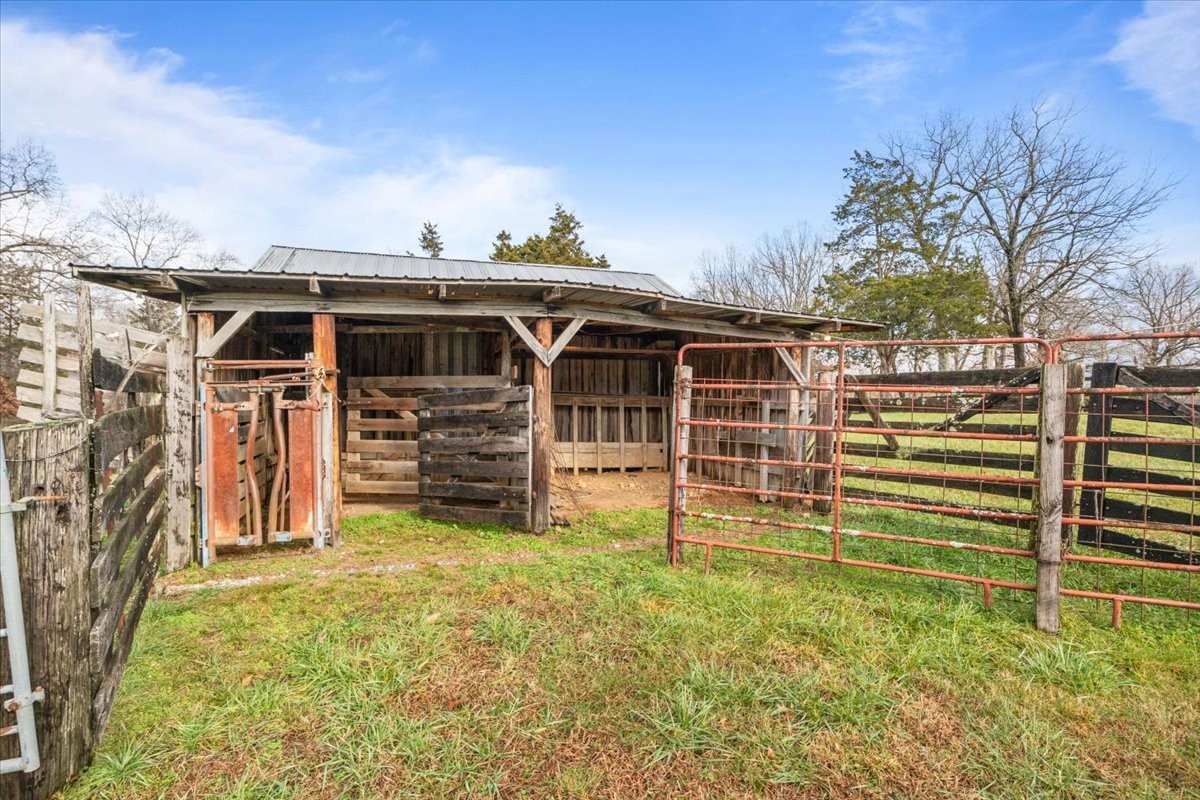 1075 Old County House Road Charlotte, TN 37036 - Photo 62 of 73 Gallery Image 62