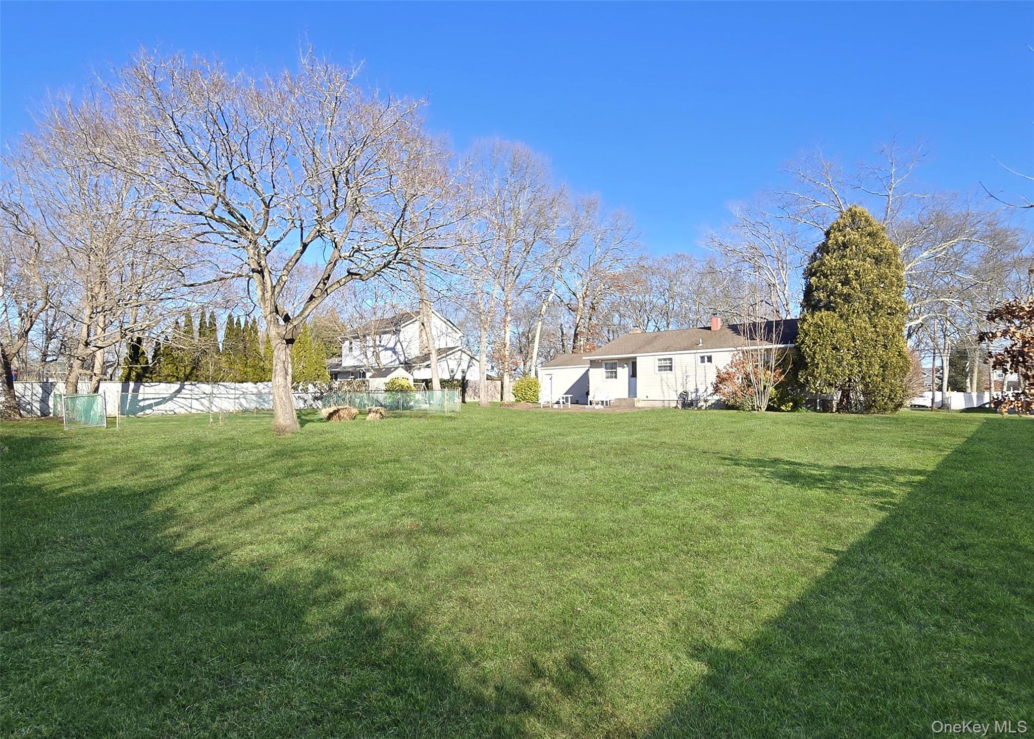 38 Woodbury Road Farmingville, NY 11738 - Photo 24 of 25