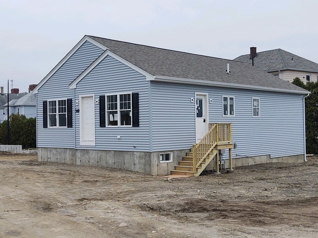 349 County Street Fall River, MA 02723 - Photo 3 of 6