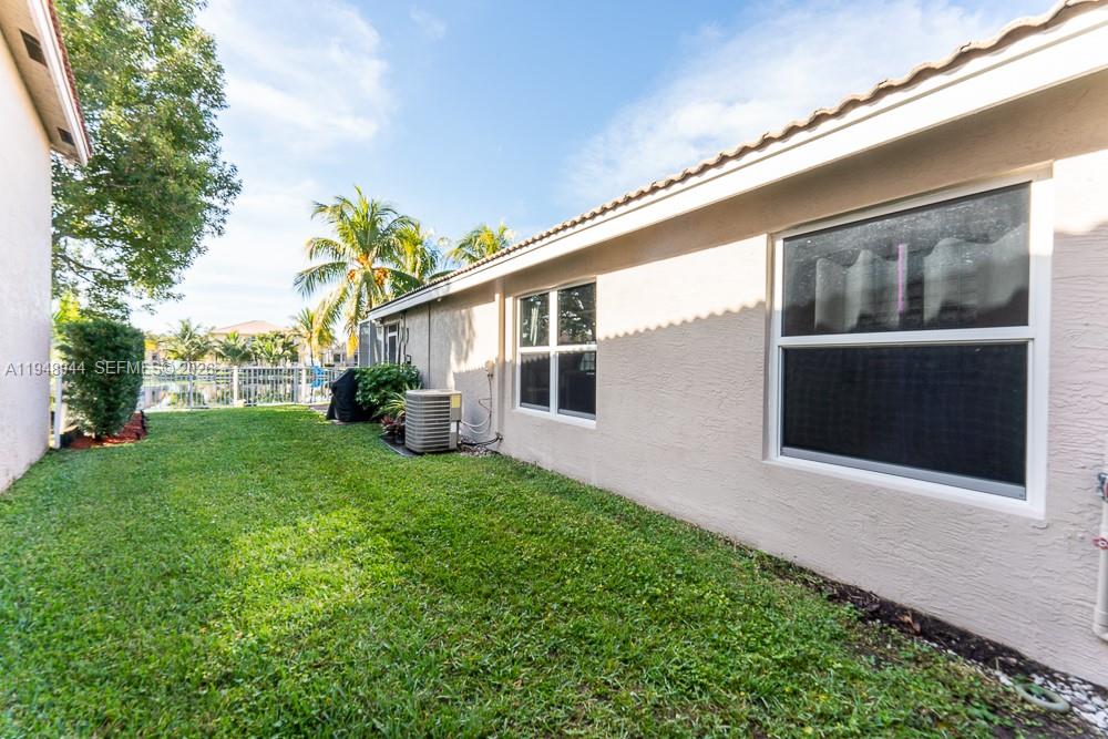 17376 Southwest 33rd Court Miramar, FL 33029 - Photo 25 of 35