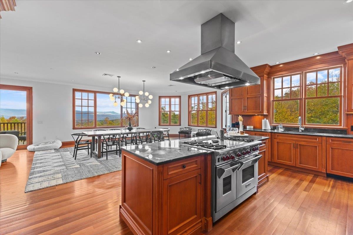 103 Pinnacle Meadow Road Stowe, VT 05672 - Photo 4 of 40