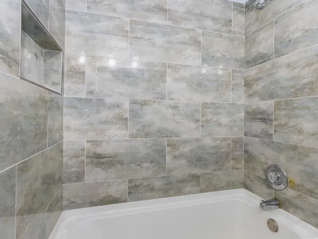 $235,000 | 4721 St Joseph Creek Road, Unit 5F, Lisle, IL 60532