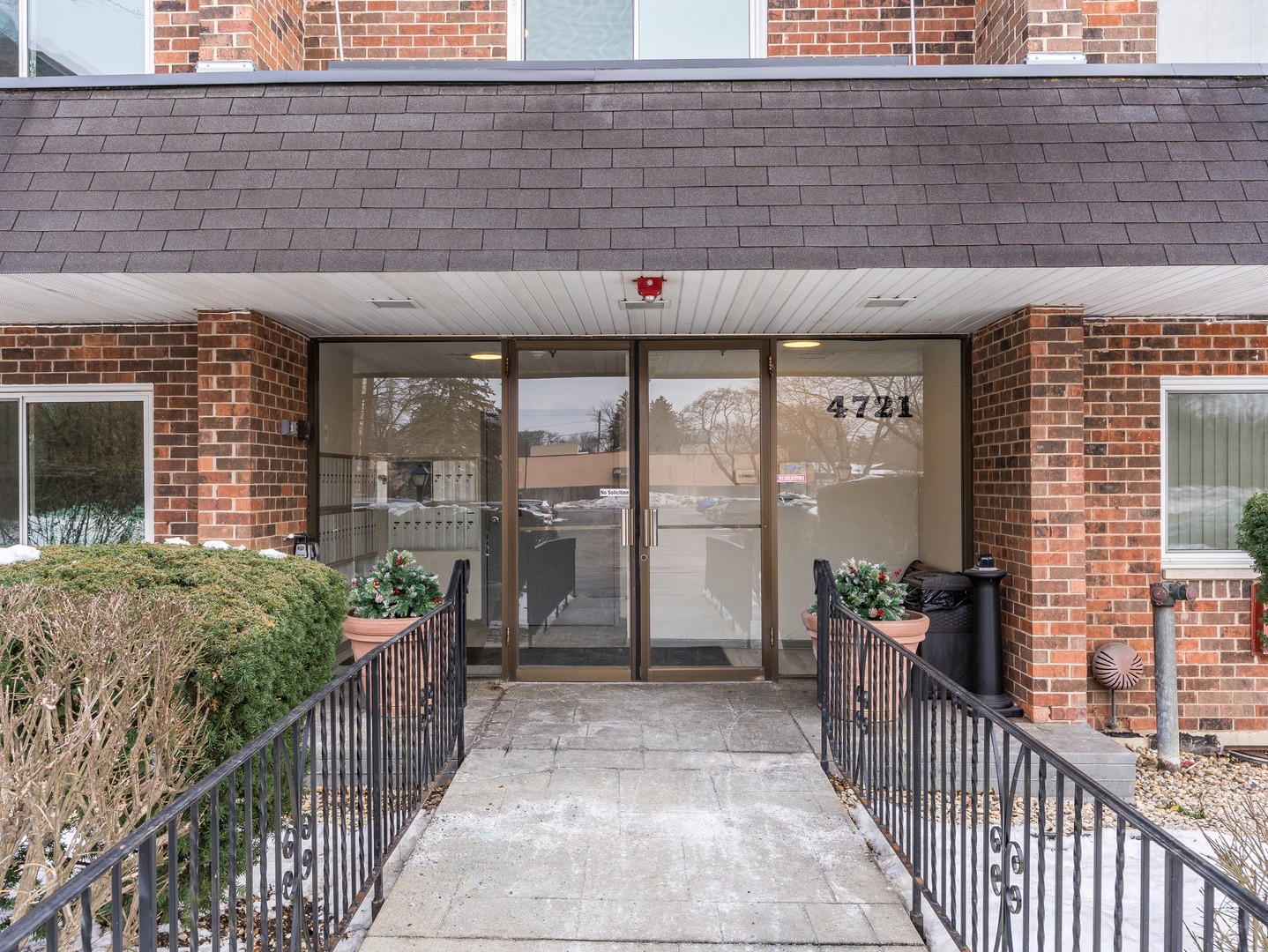 4721 St Joseph Creek Road, Unit 5F Lisle, IL 60532 - Photo 3 of 19