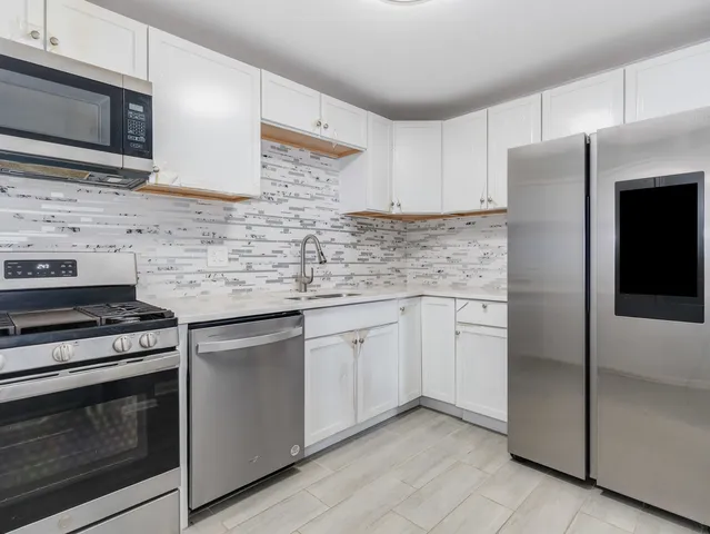 $235,000 | 4721 St Joseph Creek Road, Unit 5F, Lisle, IL 60532