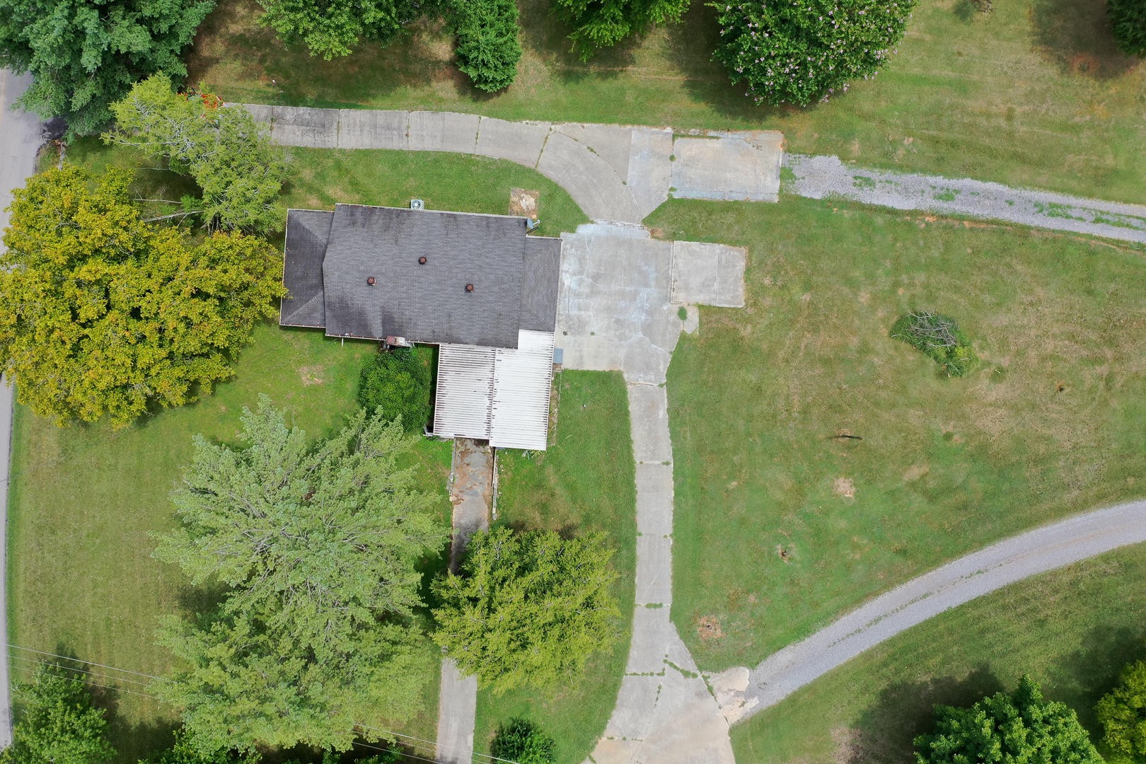 2067 Grey Ridge Road Maryville, TN 37801 - Photo 3 of 33 Gallery Image 3