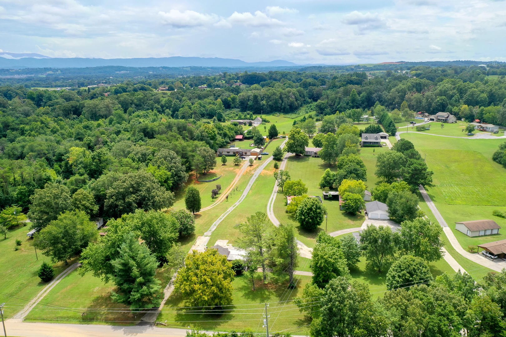 2067 Grey Ridge Road Maryville, TN 37801 - Photo 4 of 33 Gallery Image 4
