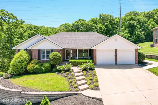 $449,900 | 3915 Carmel Drive, Jefferson City, MO 65109