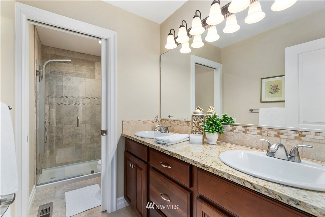 17401 Southeast 102nd Street Renton, WA 98059 - Photo 18 of 40 Gallery Image 18