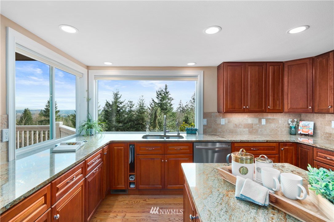 17401 Southeast 102nd Street Renton, WA 98059 - Photo 10 of 40 Gallery Image 10