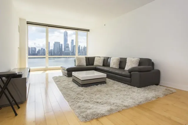$5,100 | 2 2nd Street, Unit 3304, Jersey City, NJ 07302