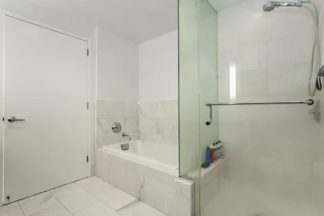 $5,100 | 2 2nd Street, Unit 3304, Jersey City, NJ 07302