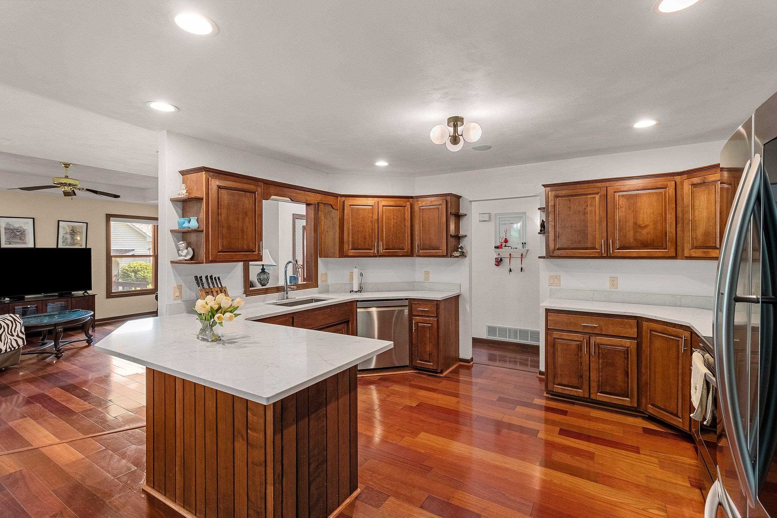 W2342 Valleywood Lane Appleton, WI 54915 - Photo 6 of 69