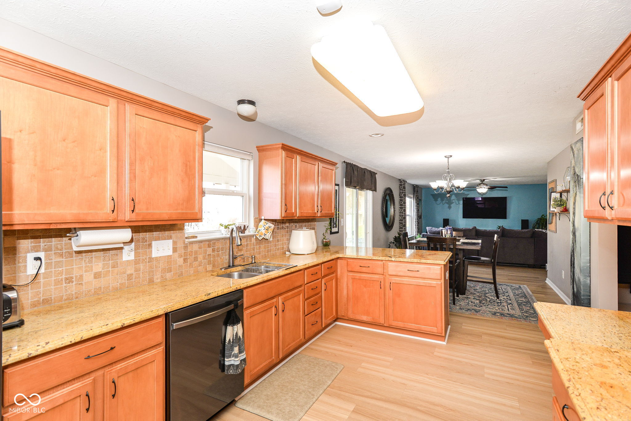 12054 Seahawks Lane Fishers, IN 46037 - Photo 13 of 38