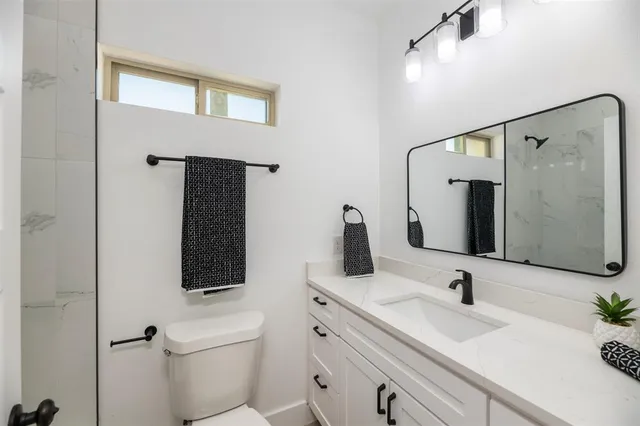 $335,000 | 701 Martin Luther King Junior Boulevard, Waxahachie, TX 75165