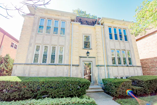 $1,200,000 | 6667-69 West Devon Avenue, Chicago, IL 60631