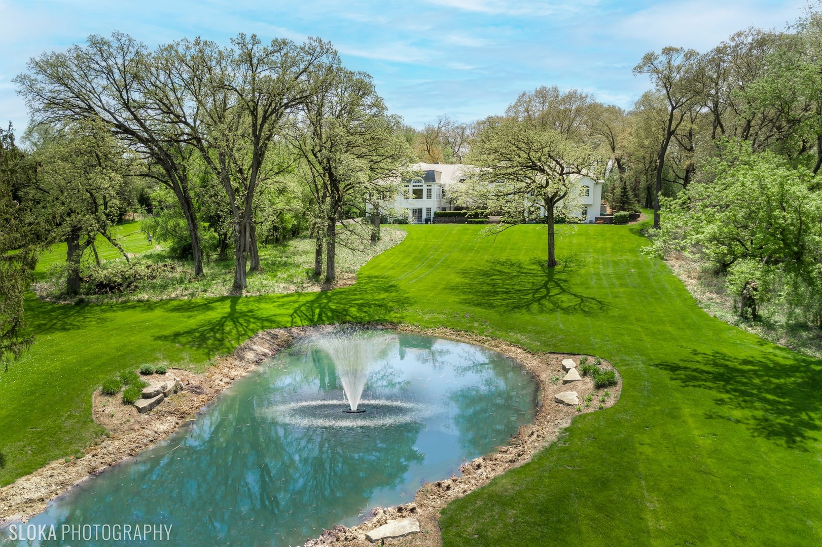 34 Oak Knoll Road Barrington Hills, IL 60010 - Photo 73 of 82 a view of a park with large trees