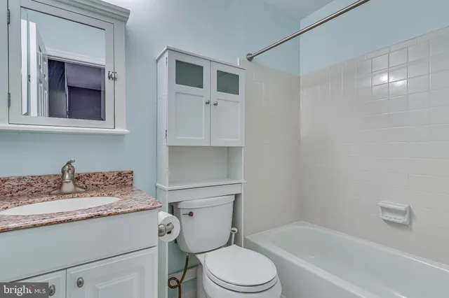 $3,300 | 4406 Churchman Court, Alexandria, VA 22310