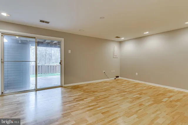 $3,300 | 4406 Churchman Court, Alexandria, VA 22310