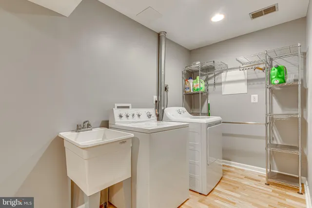 $3,300 | 4406 Churchman Court, Alexandria, VA 22310