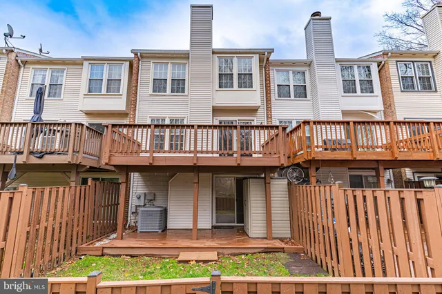 $3,300 | 4406 Churchman Court, Alexandria, VA 22310