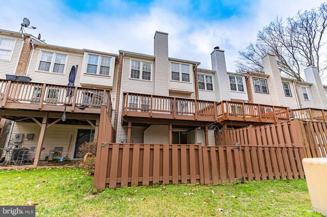 $3,300 | 4406 Churchman Court, Alexandria, VA 22310