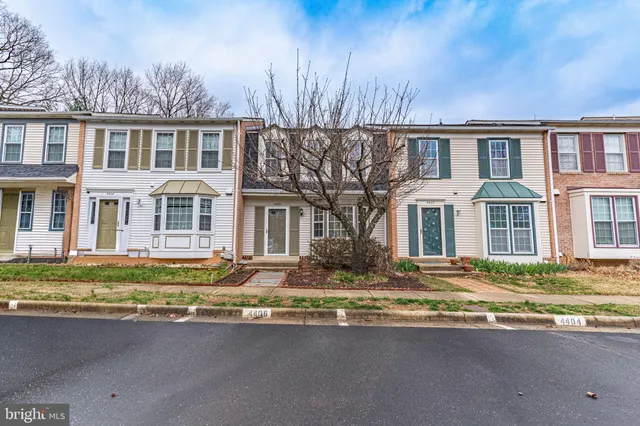 $3,300 | 4406 Churchman Court, Alexandria, VA 22310