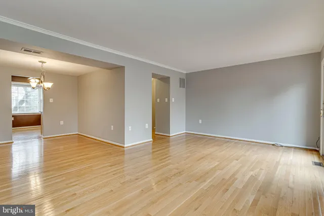 $3,300 | 4406 Churchman Court, Alexandria, VA 22310