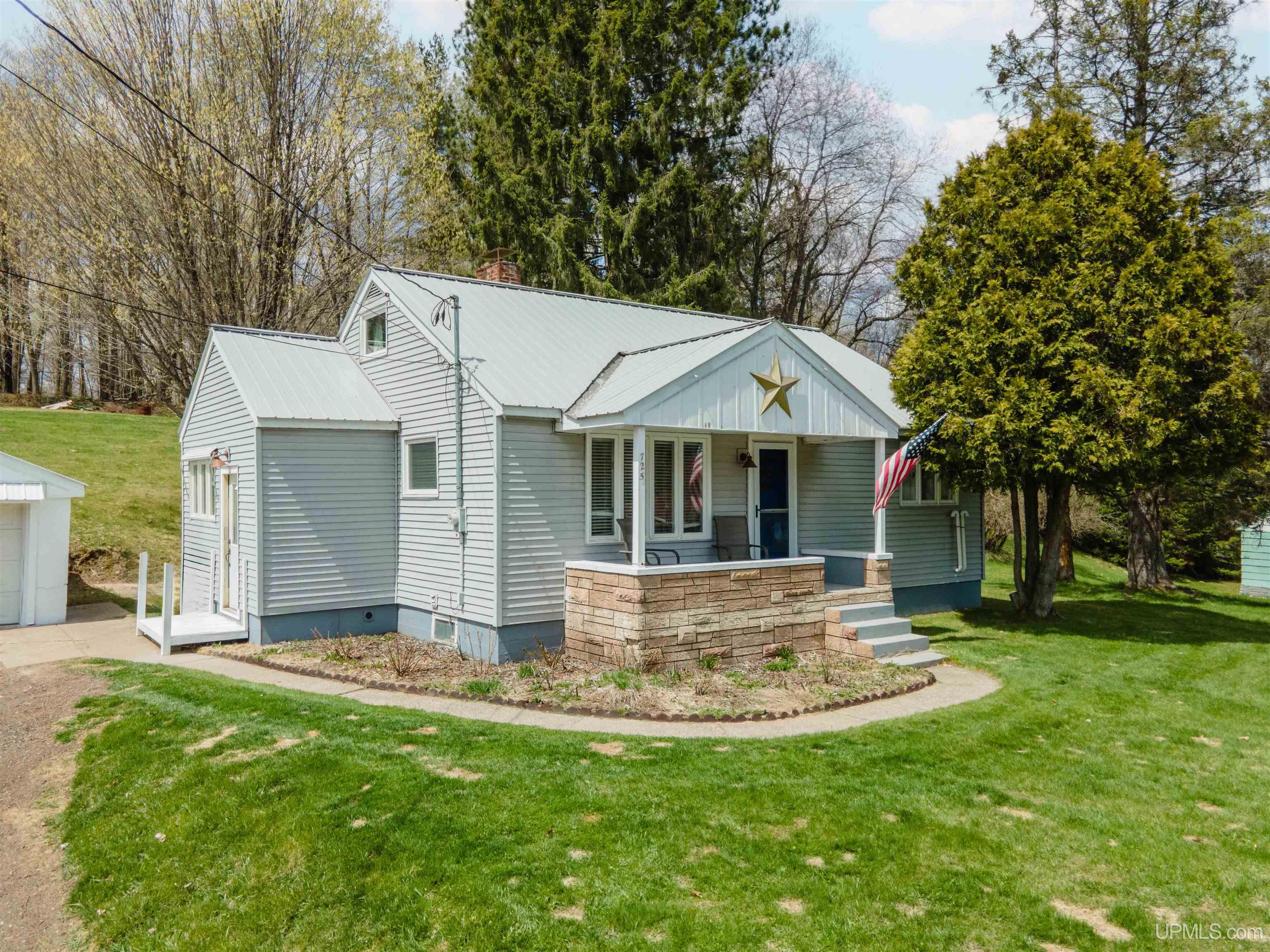 725 West Ice Lake Road Iron River, MI 49935 - Photo 23 of 31