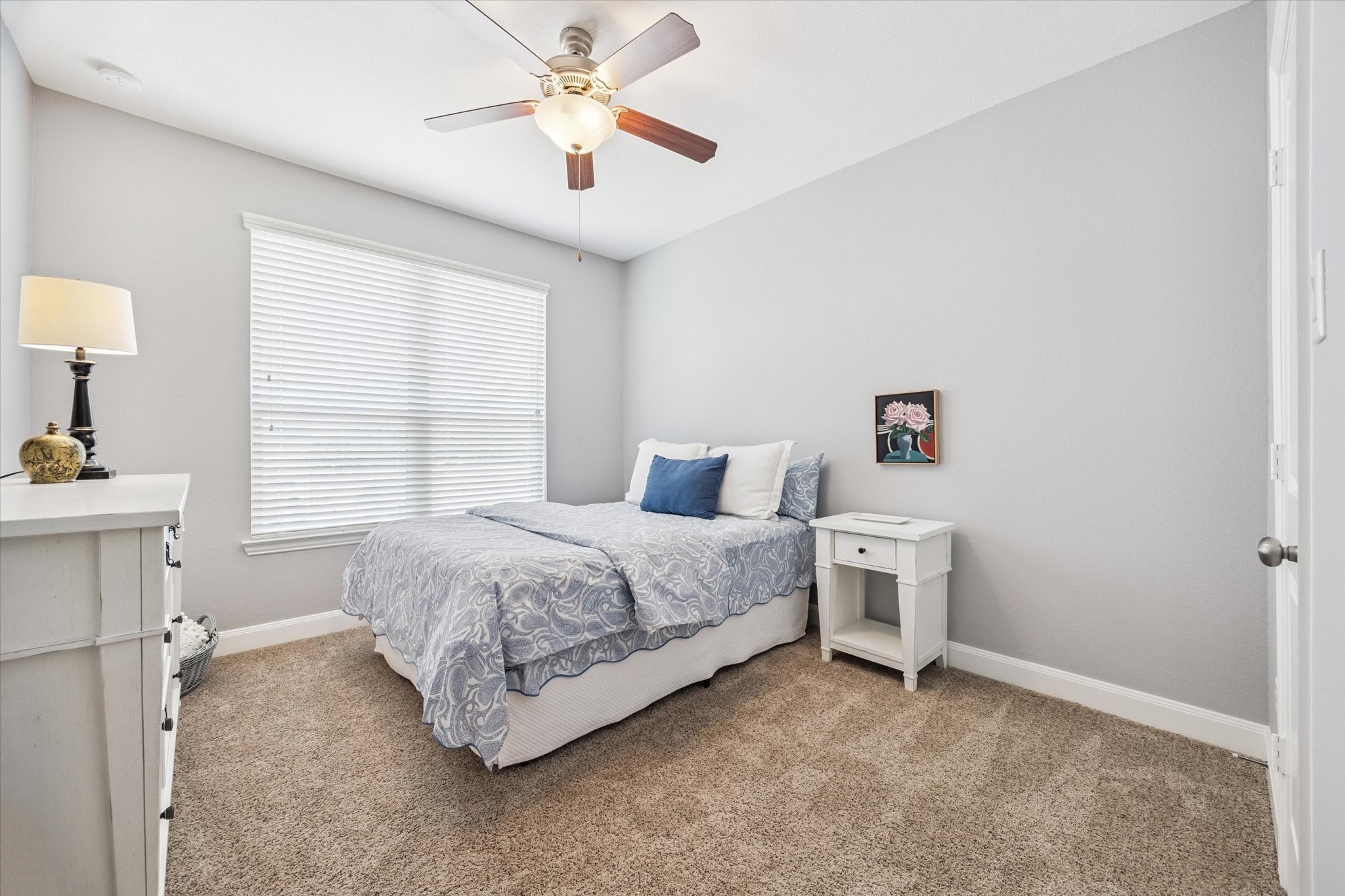 725 Via Lago Drive Webster, TX 77598 - Photo 28 of 30 Second floor bedroom