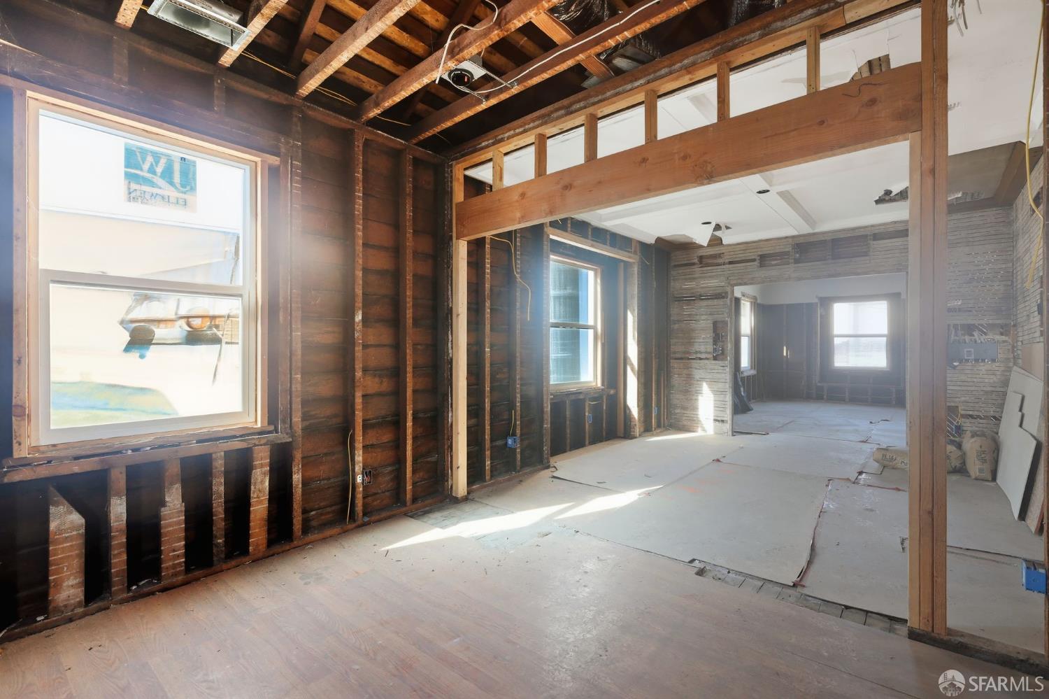 863 35th Street Oakland, CA 94608 - Photo 10 of 29