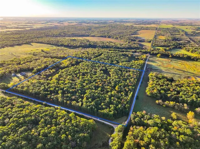 $249,000 | 21395 South 725 Road, Stockton, MO 65785