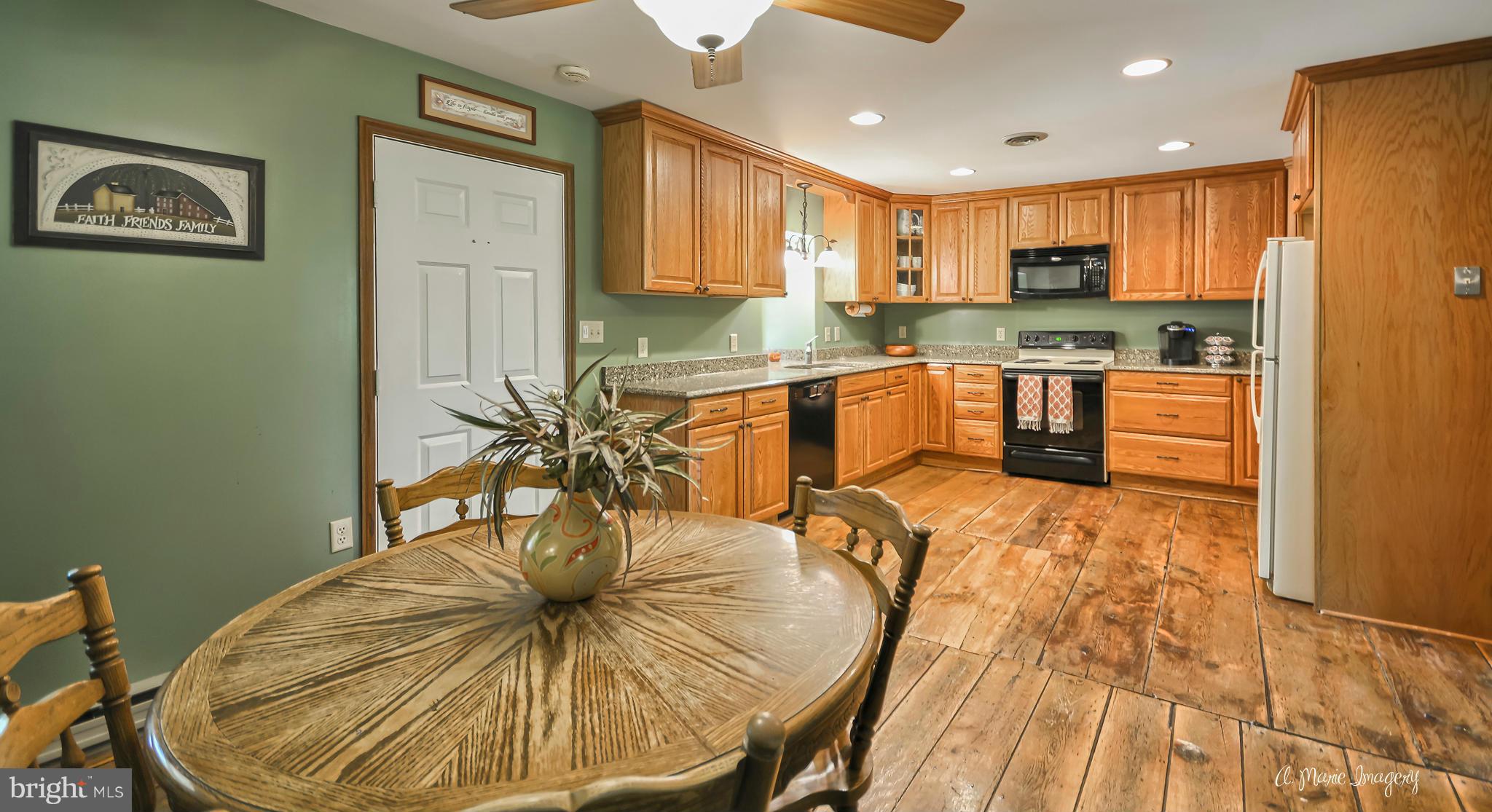 13045 Glissans Mill Road Mount Airy, MD 21771 - Photo 17 of 30 Kitchen