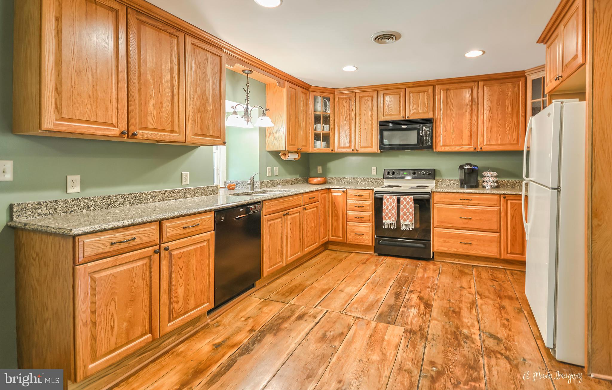 13045 Glissans Mill Road Mount Airy, MD 21771 - Photo 18 of 30 Kitchen