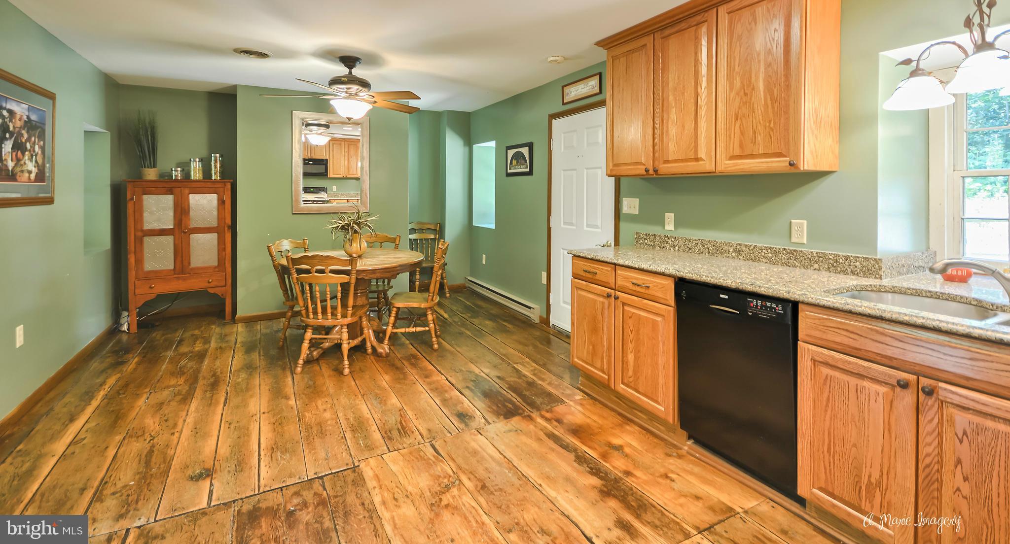 13045 Glissans Mill Road Mount Airy, MD 21771 - Photo 19 of 30 Kitchen