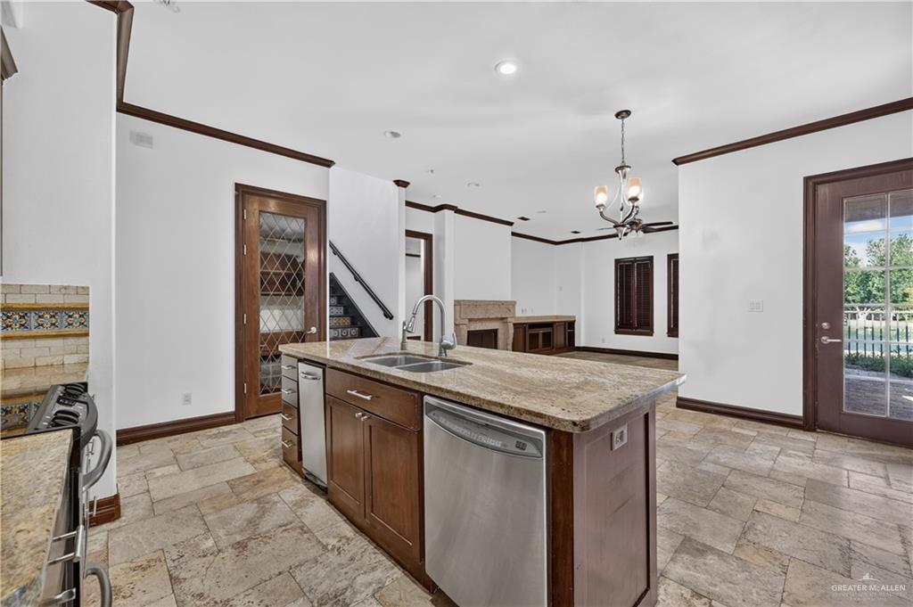3101 Santa Rita Street Mission, TX 78572 - Photo 8 of 38 Gallery Image 8